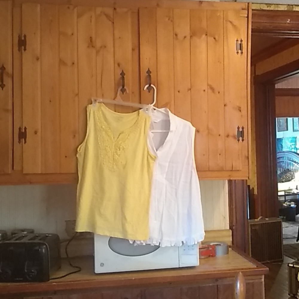 Shirts sleeveless